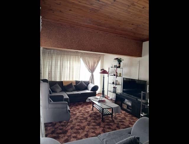 3 BEDROOM PROPERTY TO RENT IN BIRCH ACRES